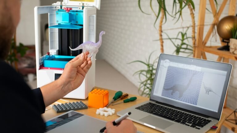 lifestyle-designer-using-3d-printer